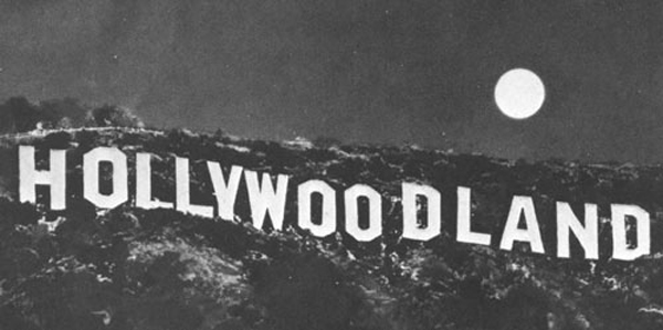 Tên đầu tiên của Kinh đô Điện ảnh là Hollywoodland.