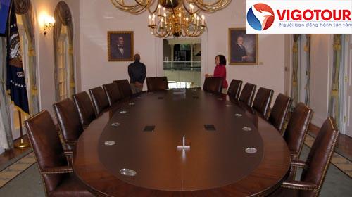 Phòng họp nội các tại Bảo tàng Tổng thống Gerald R. Ford được làm y như nguyên bản trong Nhà Trắng – Ảnh: Trần Đức Anh Sơn.