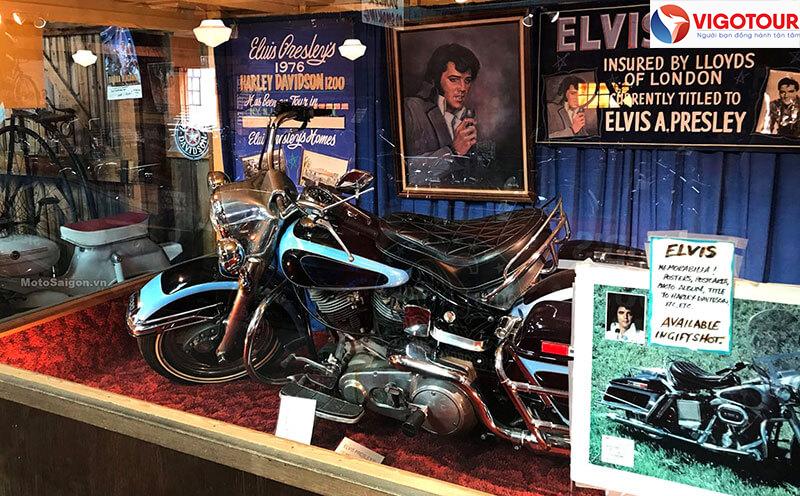 Chiếc xe đạp được trưng bày tại một cửa hàng Harley.