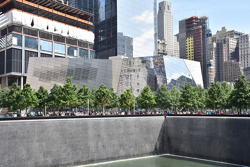Đài tưởng niệm Ground Zero, New York – Ảnh: internet